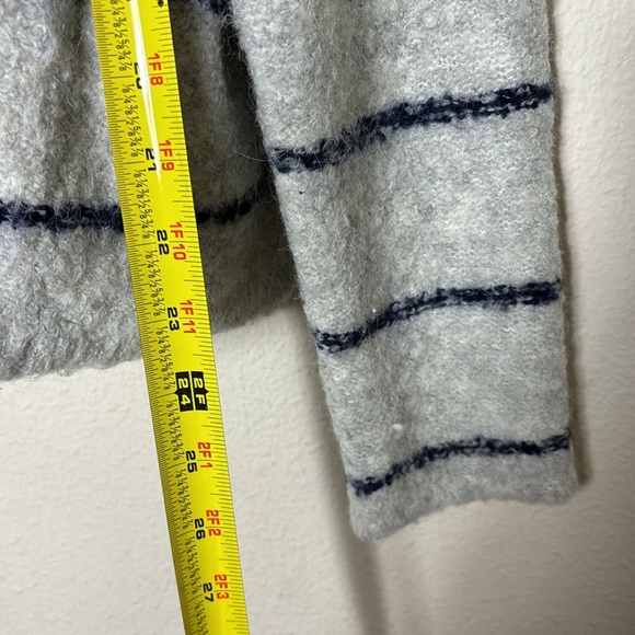 Madewell Roundtrip Turtleneck Sweater in Stripe sz Large Grey Navy Blue - Picture 7 of 9
